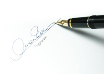 signature,with,gold,fountain,pen