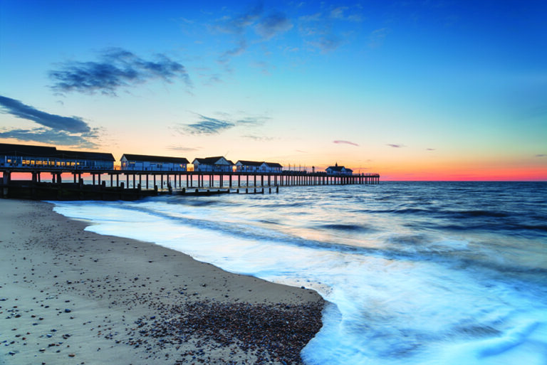 dawn,at,the,pier,at,southwold,on,the,suffolk,coast